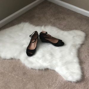 Black patented leather double strapped wedges